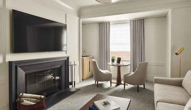 Embrace the Sugar Rush Experience! 4 Spacious Units w/Fireplace, Pets Allowed
