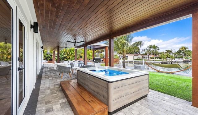 Experience Bayfront Bliss: Your Ultimate Miami Getaway Awaits!