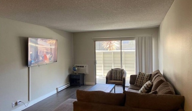 Extravagant onebedroom LA vibe