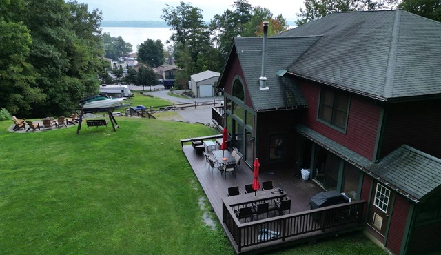 FAMILY VACATION-Large & SpaciousHome,LakeViews, Beach,Dock,2 Pools,Playgrounds