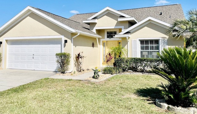 Fantastic 4 Bed, 3 Bath & Private Pool, 30 mins from Disney. Snowbirds welcome!