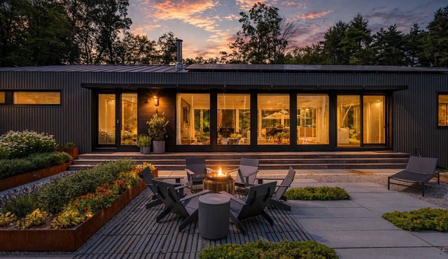 Fernbrook - Contemporary Getaway with Private Home Gym near Great Barrington