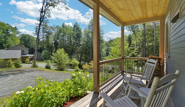 Fireplace Woods Club Access - Modern Quechee