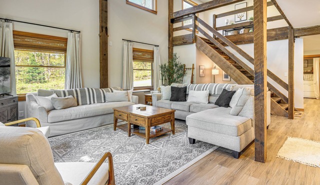 Fish, Hike & Ski: Spacious Family Escape in Eden