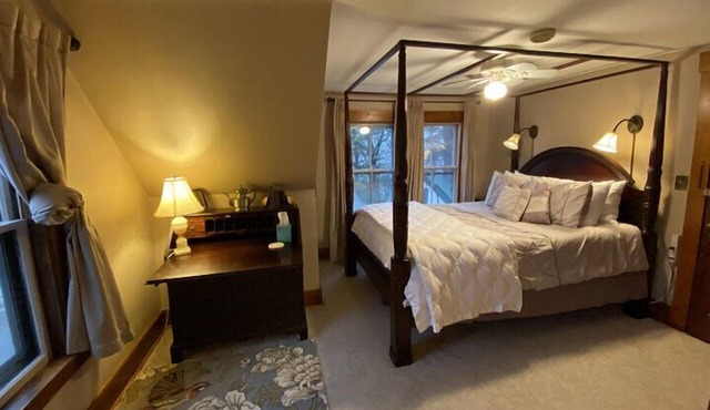 Follansbee Inn