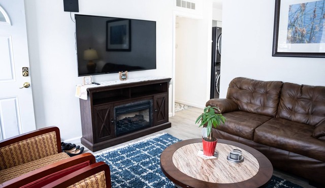 Fully Furnished Newly renovated 3 Bed 1Full Bath Single Family Home near Airport
