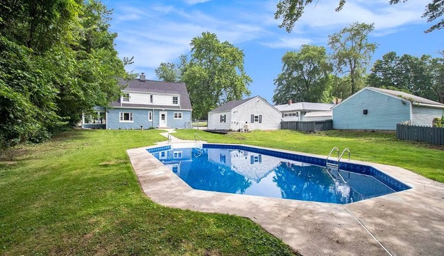 *GameRoom*Pool*2663ft²*King Bed*65" TV*1000Mbps