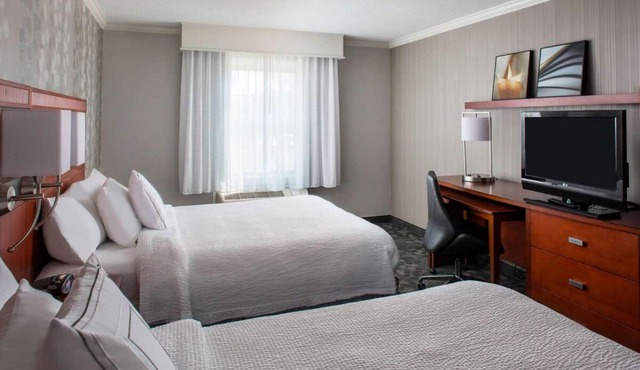 Get Ready for a Blissful Getaway! 3 Comfortable Units, Near Micozzi Beach