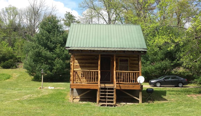Glory Days Riverfront Authentic restored 1800s log cabin near Gem mines