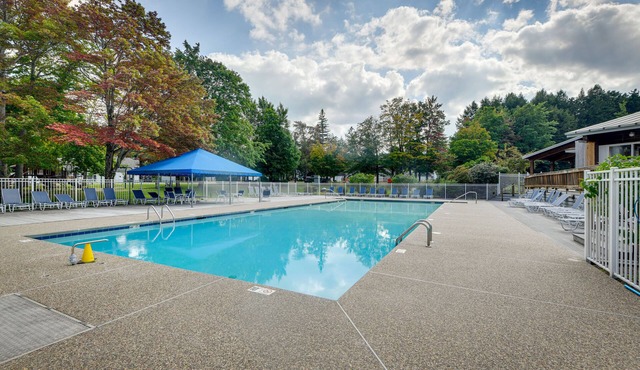 Golf, Hike & Swim: Gem < 1 Mi to Sugarbush Resort