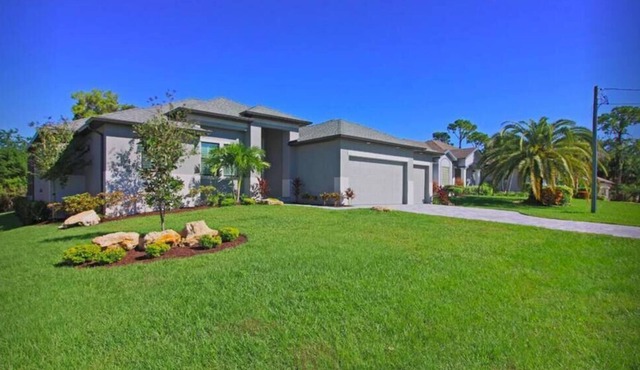 Golf Lover's Paradise: Luxurious Vacation Home on Long Marsh Golf Course #250