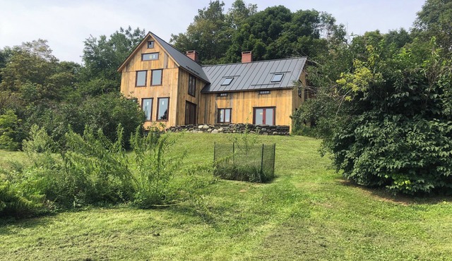 Gorgeous Timber Frame Home in Ashfield - 4 bedrooms, 3 bathrooms and Sauna