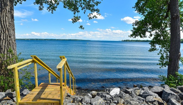 Great! 5 Stars! Family friendly quiet bay swimming boating fishing