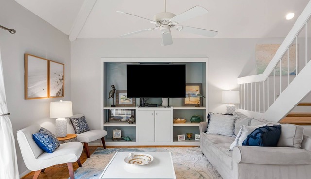 Great Location! Walk to Beach, Club, Golf, Pools! Distant Ocean Views! Amenity access included!