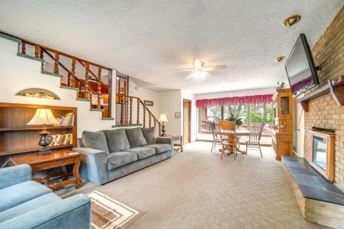 Group-Friendly Lake Erie Getaway w/Private Yard