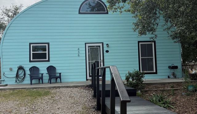 Happy Hideaway: Fun & Unique Stay in San Leon