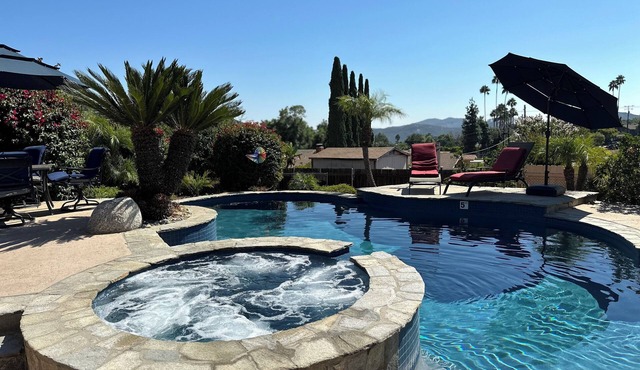 Healing Retreat Getaway! Salt water pool, jacuzzi, lawn bowls, goat yoga