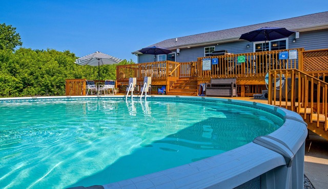 ★ Heated Pool, Hot Tub, Blackstone, Fire Pit, Billiards, Game Room & More!