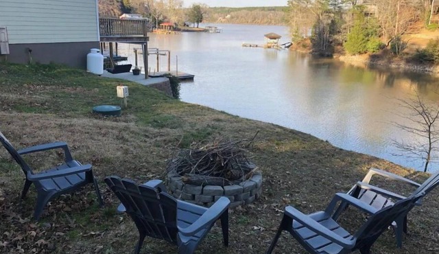 Hillside Haven on Lake Wateree- Entire House