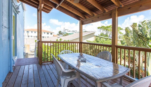 Historic 8th Ave, 5 Bedroom, Pass-a-Grille, 1-Min From Beach, Sleeps 16