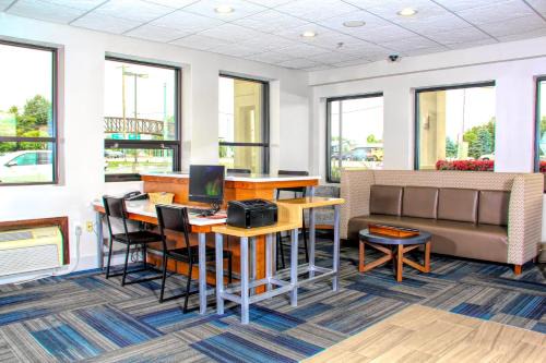 Holiday Inn Express Rochester - Greece by IHG
