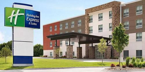 Holiday Inn Express & Suites - Lumberton by IHG