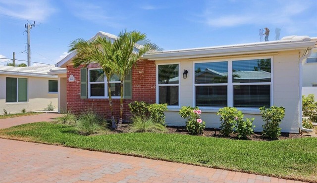 Horizons West Beachside Villa D-10 is a great 2 bedroom, 2 bath beachside villa!