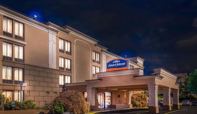Howard Johnson by Wyndham Suffern