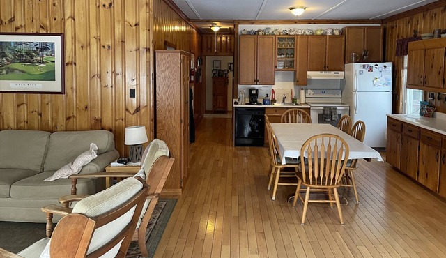 HULLETS LANDING LAKE GEORGE 5 BR WITH LAKE VIEWS HIKING BOATING TENNIS AND GOLF