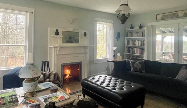 Idyllic Catskill Retreat-Historic 3 BR 3 Bath Farmhouse, Private Pond, AC, WiFi