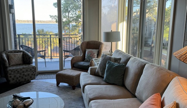 Immaculate, 193 5-Star Reviews, Amazing Views, Updated, Pool heated/cooled