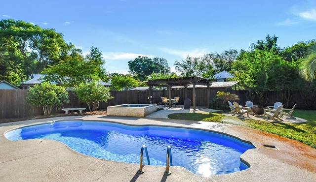 Immaculate 4 bed/3.5 bath Home with Private Pool