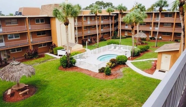 Inter coastal condo less than two miles from Indian Rocks Beach!