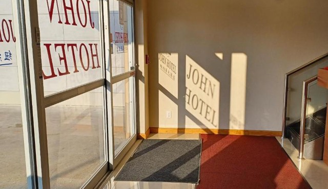 John Hotel