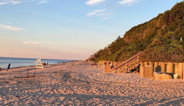 La Vista North Fork - 1 + acre, pool, walk to beach