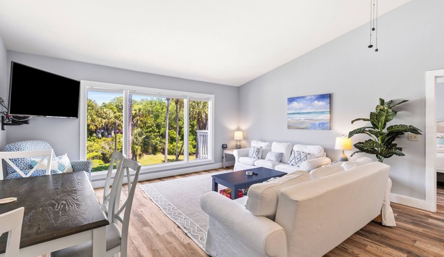 Lagoon Villa 6 - 5 Min Walk to Beach! Top Floor!