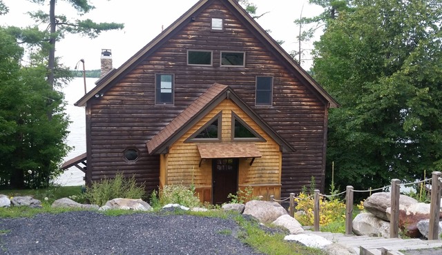 LakeFront, Endless Views, 3 level, Open floor plan