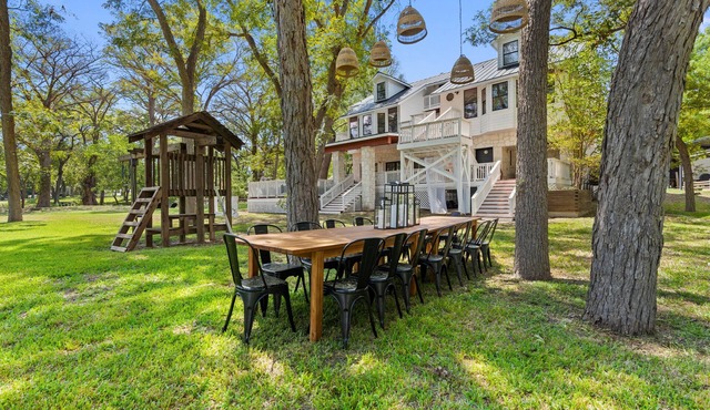 Lakefront Estate Sleeps 23 Firepit & Kayaks