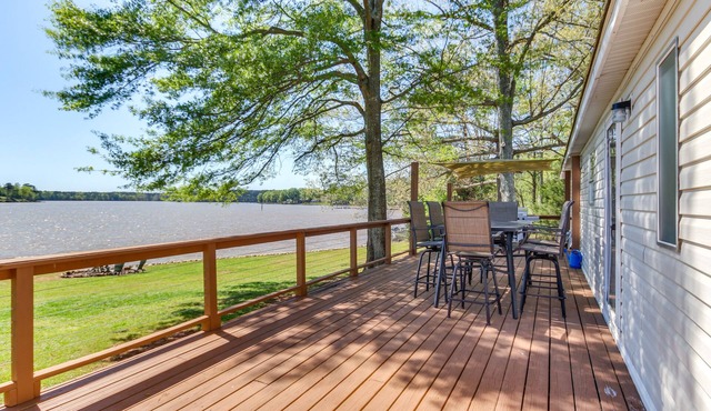Lakefront Prosperity Home w/Private Boat Dock