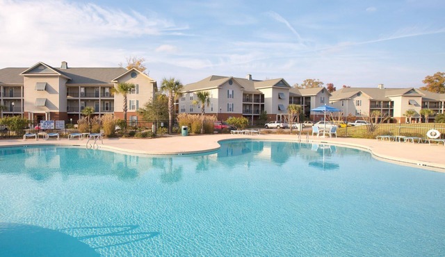 Lakeside Bliss: 3BR Suite at Wyndham Lake Marion