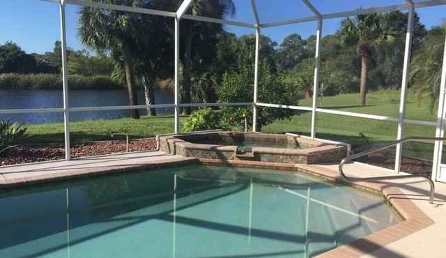 Lakeside home on golf course - south facing pool & deck - Rotonda West, Florida