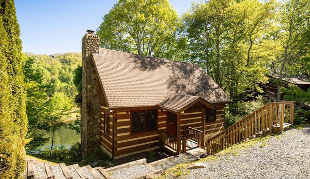 Lakeside Mountain Cabin on Seven Devils