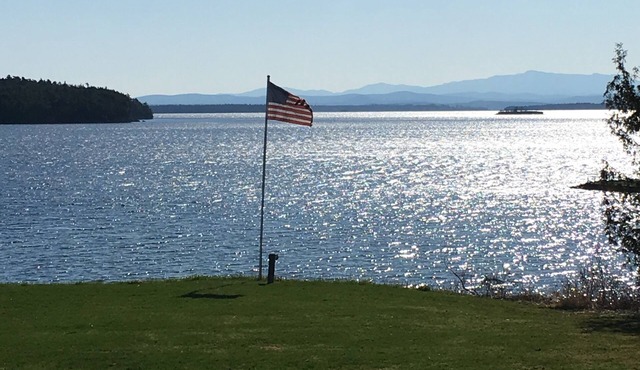 Lakeside Retreat in Adirondack Valley! Summer on the lake; Winter on the slopes!