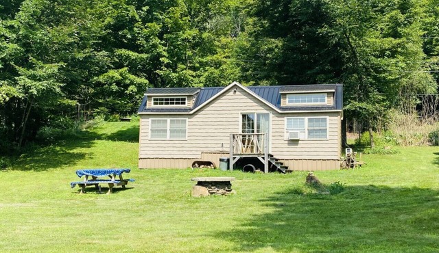 Lakeside Tiny Cozy Retreat