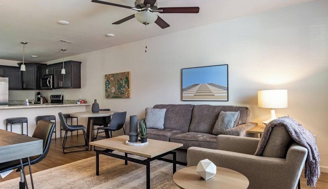 Landing | Beautiful 2BD, Gym, Clubhouse