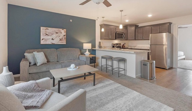 Landing | Spectacular 1BD, Gym, Pool
