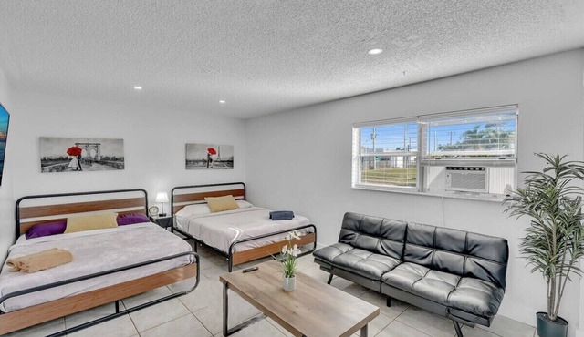 Large 2 Bed Studio Close to Beach & Hard Rock HA03