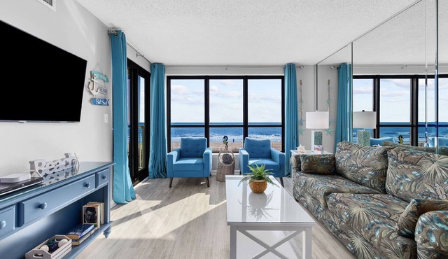 Large 4 bedroom OceanFront!