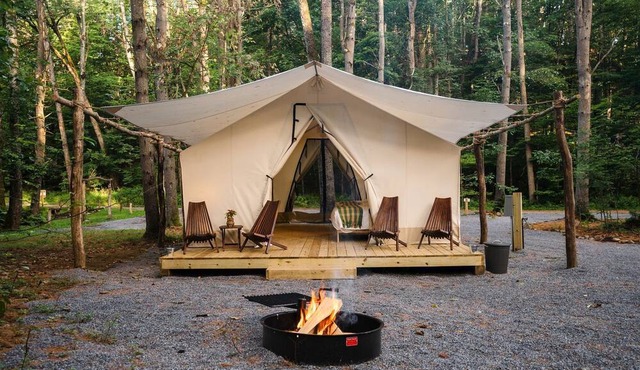 Large Safari Tent on the Hudson River, Perfect for a Family Glamping Getaway
