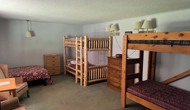 Ledgerock at Whiteface -Family Bunk Beds Room